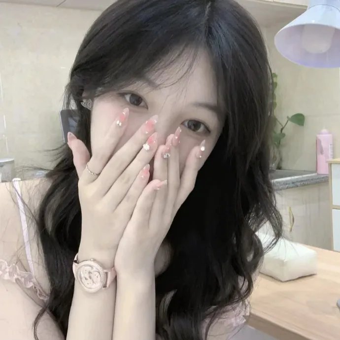 开局我就无敌了$美女房客俏房东